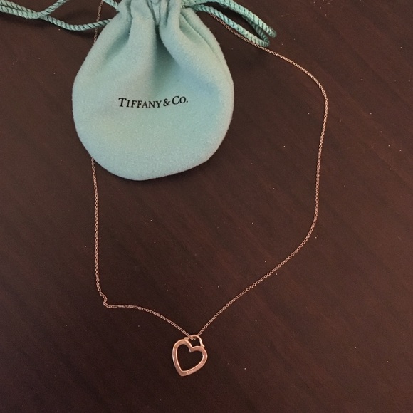Tiffanys Heart Necklace - Picture 1 of 4