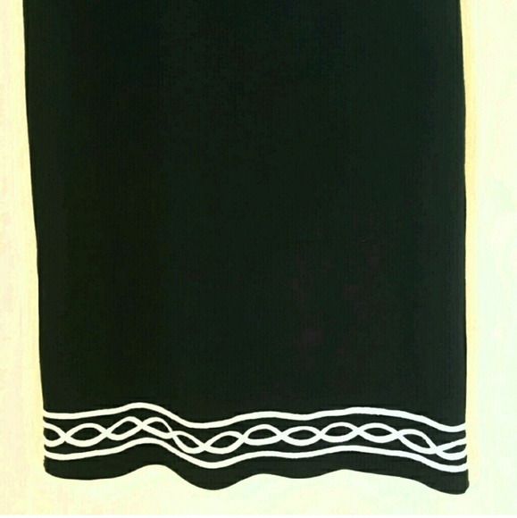 Emmelee Little Black Dress. - Picture 3 of 4