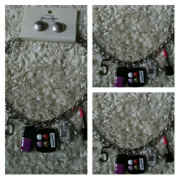 MAKEUP CHARM NECKLACE SET