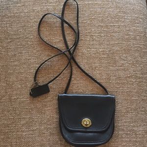 COACH VINTAGE SMALL CROSS BODY BLACK COACH
