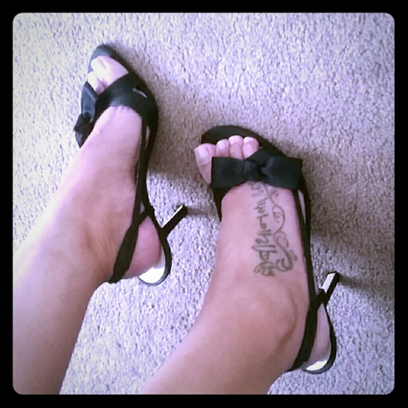 SOLD!! Kate Spade Heels - Picture 1 of 3