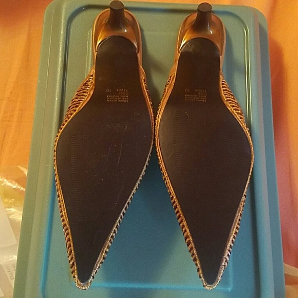 Pumps - Picture 2 of 2
