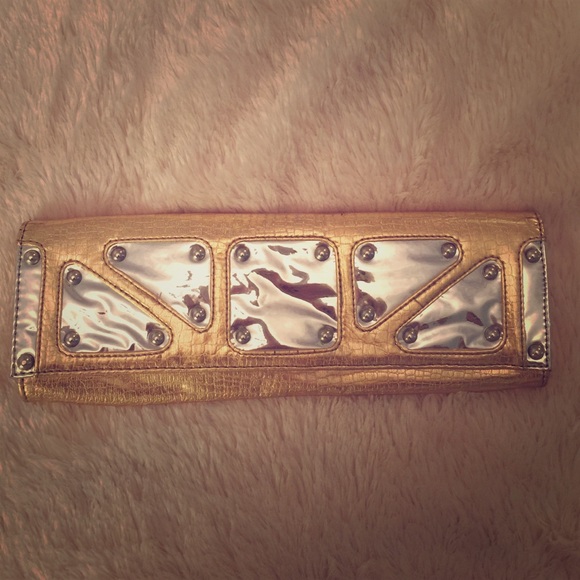 Gold/Silver clutch 💖