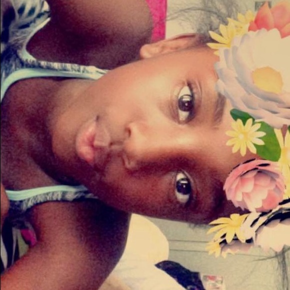 Meet your Posher, Jaylei