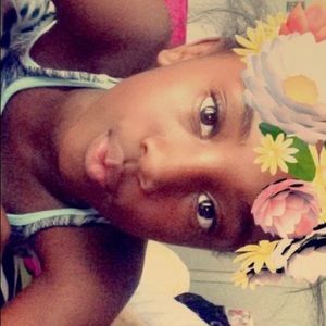Meet your Posher, Jaylei