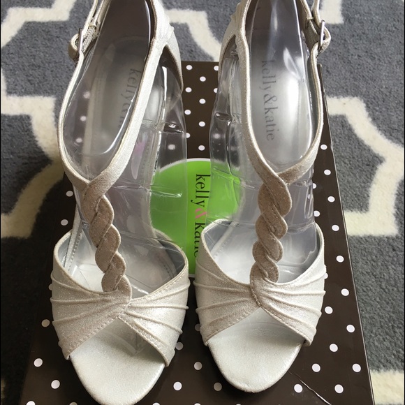 kelly&katie christa heels in silver.