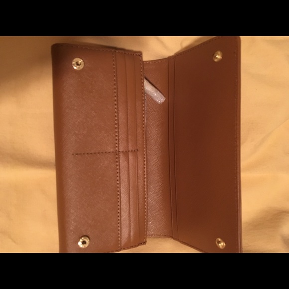 Tory Burch wallet - Picture 2 of 2