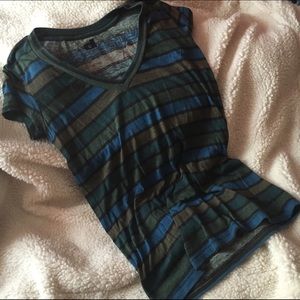 Urban Outfitters BDG short sleeve v-neck size M