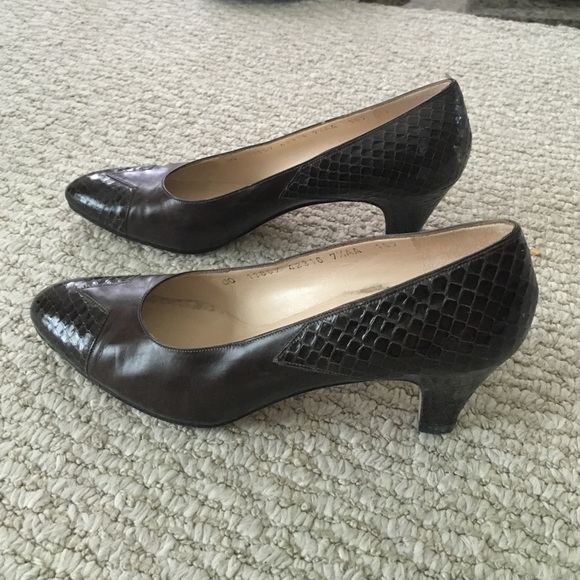 Ferragamo Snake Skin Heels - Picture 1 of 4