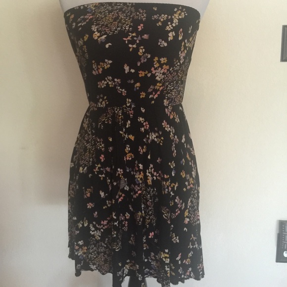 Dresses & Skirts - Strapless dress Dresses & Skirts - Strapless dress