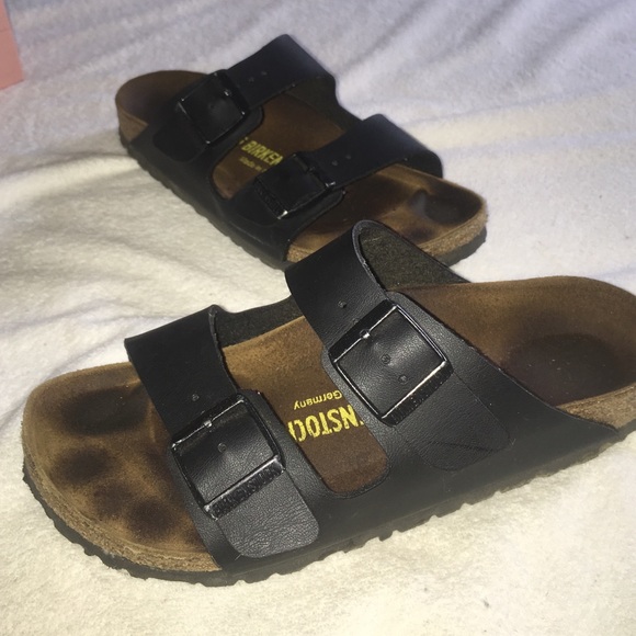 Gently Used Black Leather Birkenstock Arizonas