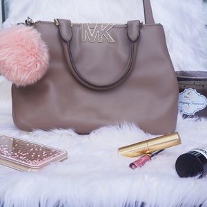 🎉Michael Kors Tan Purse🎉