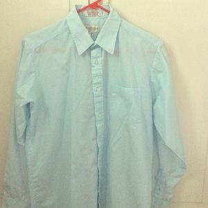 VanHeusen long-sleeved button up dress shirt