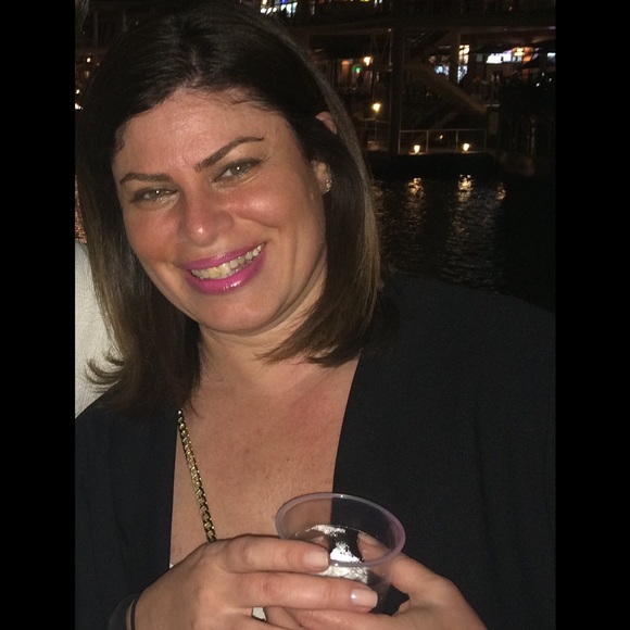 Meet your Posher, Lisa - Picture 1 of 1