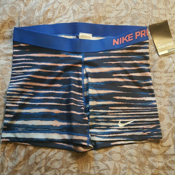 Nike Pants - 🎊 FLASH SALE🎊NWT NIKE PRO SHORTS