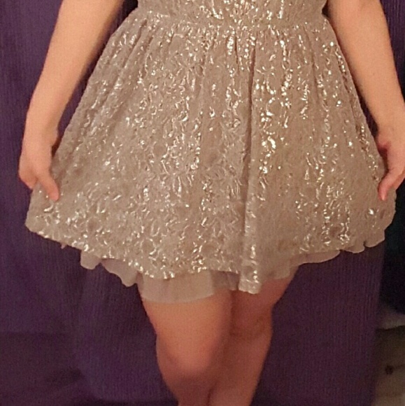 Silver metallic lace dress - Picture 3 of 3