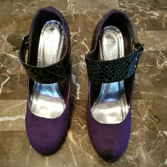 ☟MARKED☟***PURPLE & BLACK SUEDE HEELS***