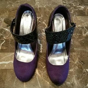 ☟MARKED☟***PURPLE & BLACK SUEDE HEELS***