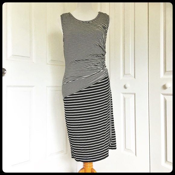 Sold in Bundle Max Studio Dress - Picture 2 of 3