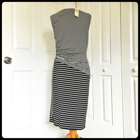 Sold in Bundle Max Studio Dress - Picture 3 of 3