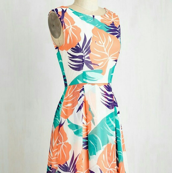 Mod cloth more than meets the island dress