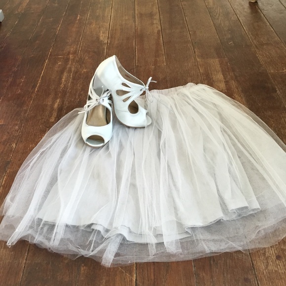 Grey tulle skirt. From Crewcuts.
