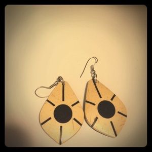 Tan & black dangly earrings