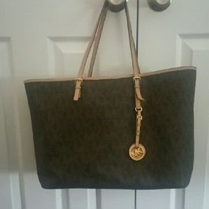Michael kors tote