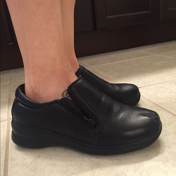 Work Shoes 💪🏻 - Picture 3 of 4