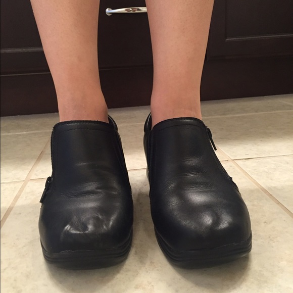 Work Shoes 💪🏻 - Picture 2 of 4