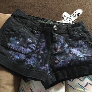 Black shorty shorts with some color