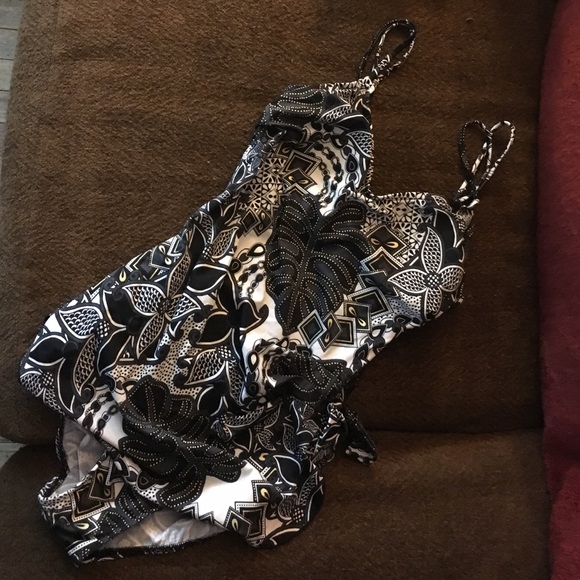 🏊🏼 Maxine Of Hollywood Swimsuit!