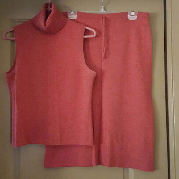 Cashmere sleeveless turtleneck