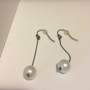 Pearl dangly earrings