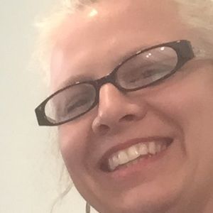 Meet your Posher, Crystal.