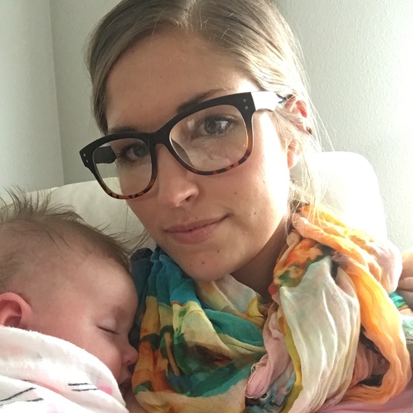 Meet Your Posher, Lana! - Picture 2 of 3