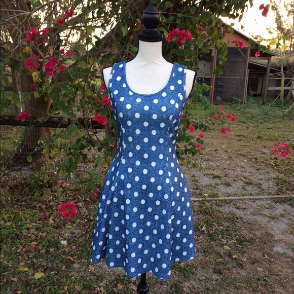 ❗️SOLD OUT❗️🎉Host Pick🎉Polka Dot Dress - Picture 4 of 4
