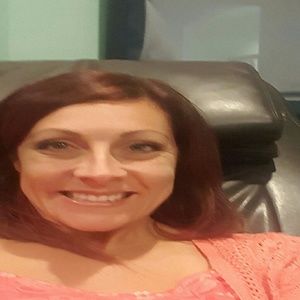 Meet your Posher, Leanne