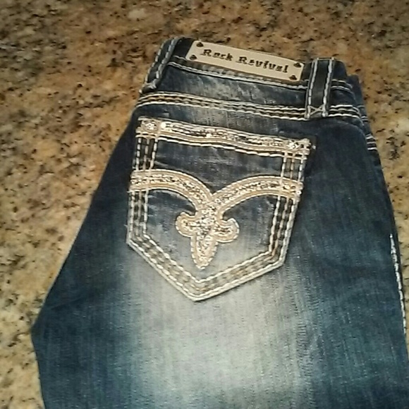 Rock Revival capris size 26
