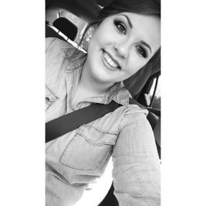 Meet your Posher, Briana