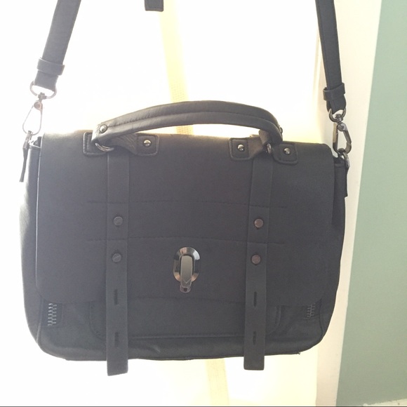 Expensive HTF via spiga cross body - Picture 1 of 4