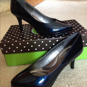 Blue pearl patent heels