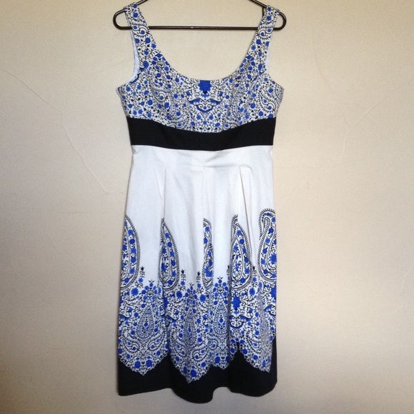 Classy, London Times, sleeveless summer dress.