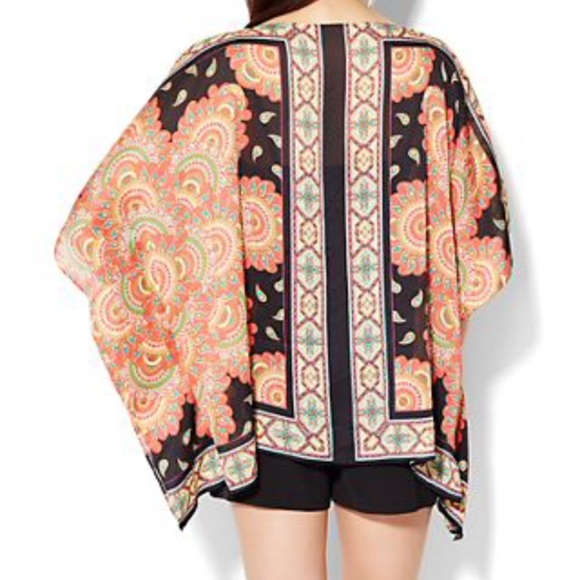 Floral scarf topper - Picture 2 of 2