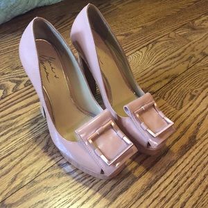 Badgley Mischka pumps