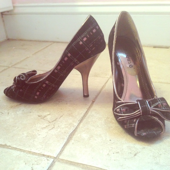 Peep toe heels