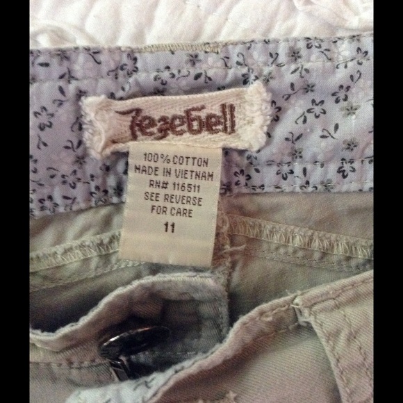 Shorts - Picture 4 of 4