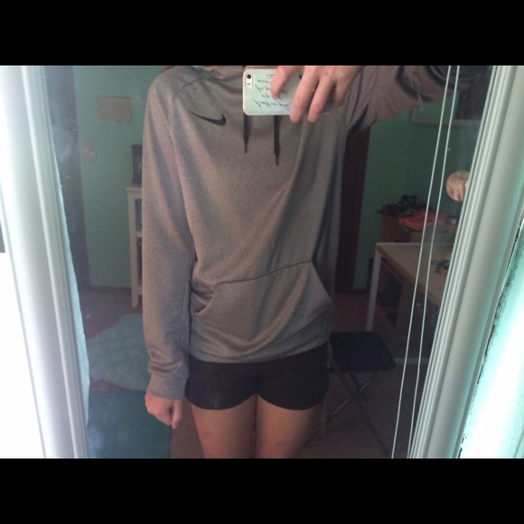 SPECIAL OFFER! NIKE sweatshirt!! Medium in men's!