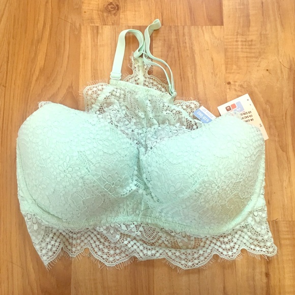 NWT VS Pink hi-neck bra