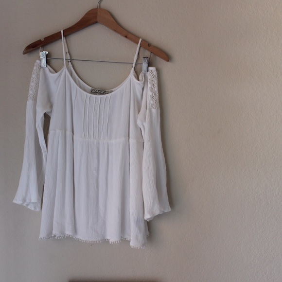 Tops - Off the shoulder top
